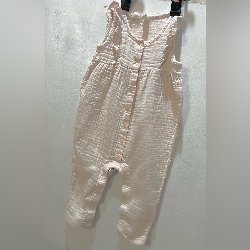 12-18 months baby girl baby gap one piece bodysuit cream pink color